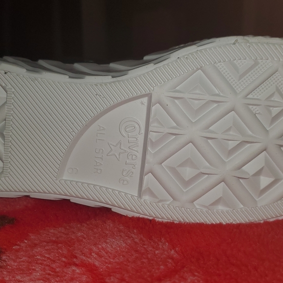 Converse - Picture 4 of 7